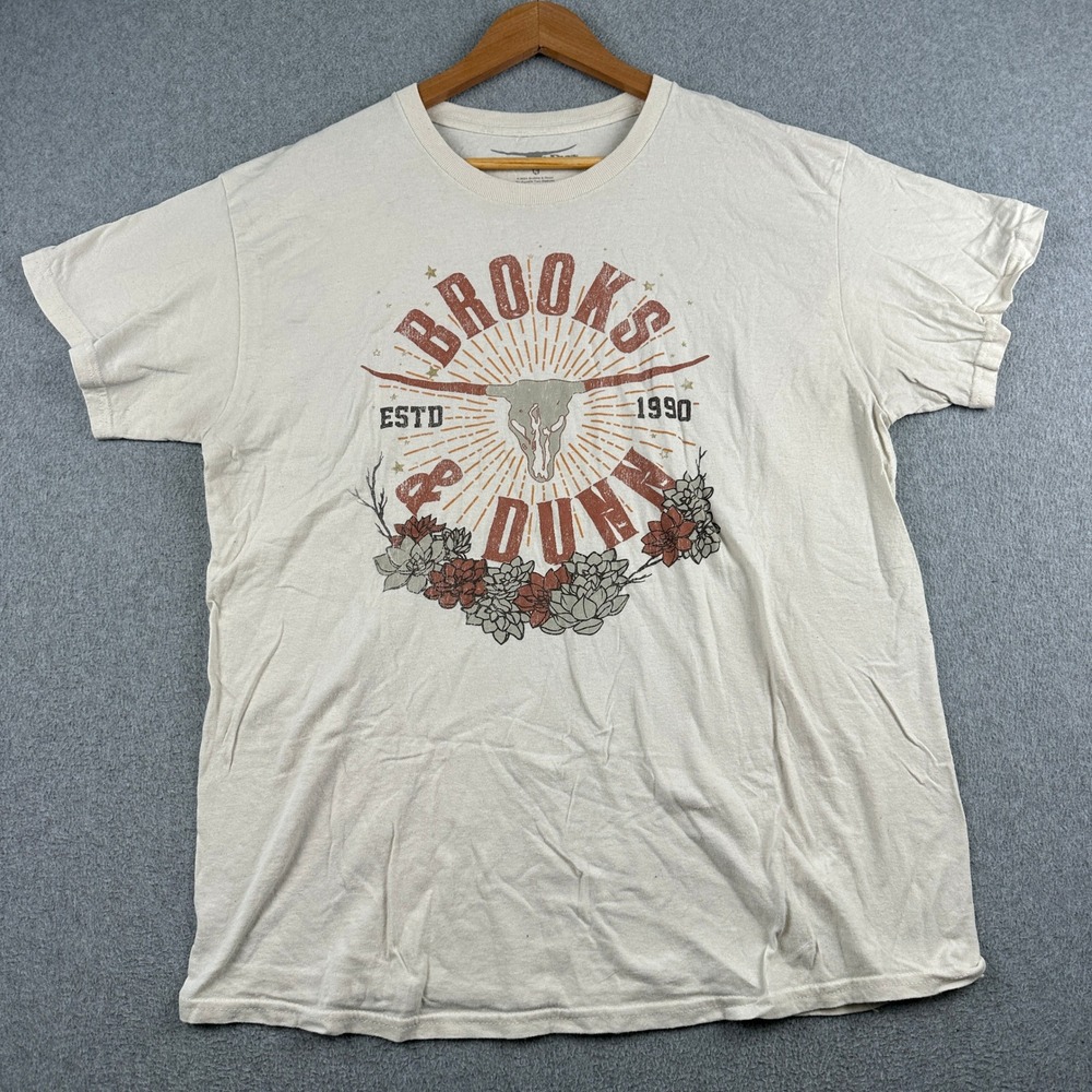 Brooks & Dunn T Shirt Mens XL Beige Bull Skull Graphic Goodie Two Sleeves